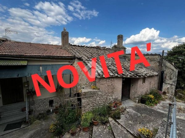 casa indipendente in vendita a Narni