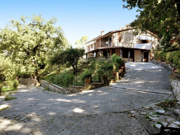 casa indipendente in vendita a Narni