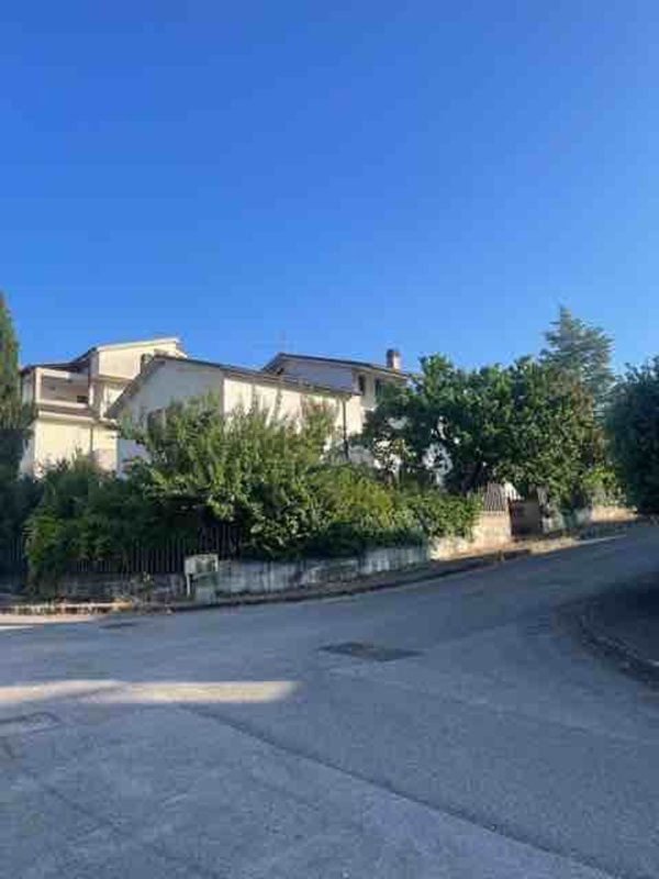 casa indipendente in vendita a Narni