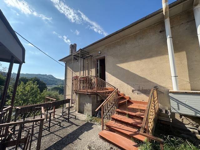 appartamento in vendita a Narni in zona Taizzano
