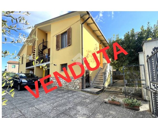 casa indipendente in vendita a Narni in zona Santa Lucia