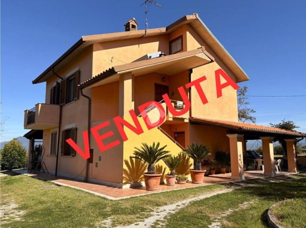 casa indipendente in vendita a Narni