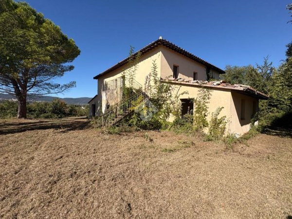 casa indipendente in vendita a Narni