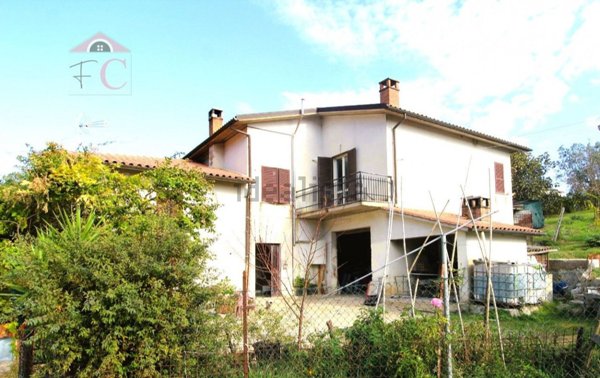 casa indipendente in vendita a Narni