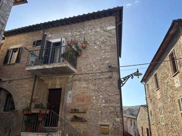 casa indipendente in vendita a Narni