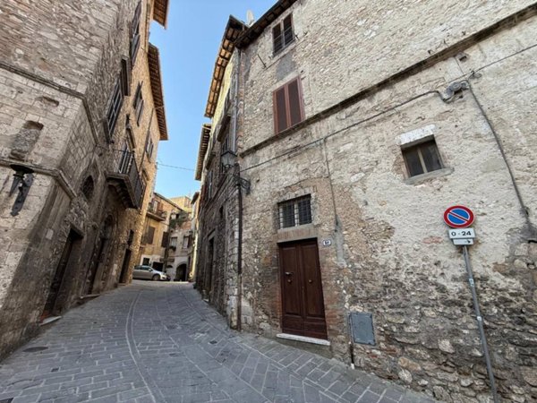 casa indipendente in vendita a Narni