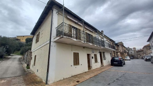 appartamento in vendita a Narni in zona Montoro