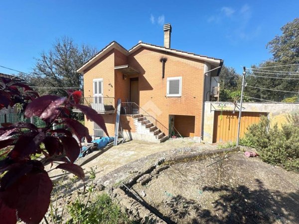 casa indipendente in vendita a Narni