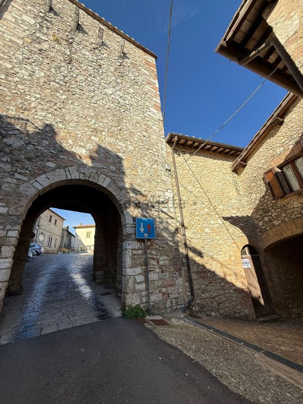 appartamento in vendita a Narni in zona Capitone