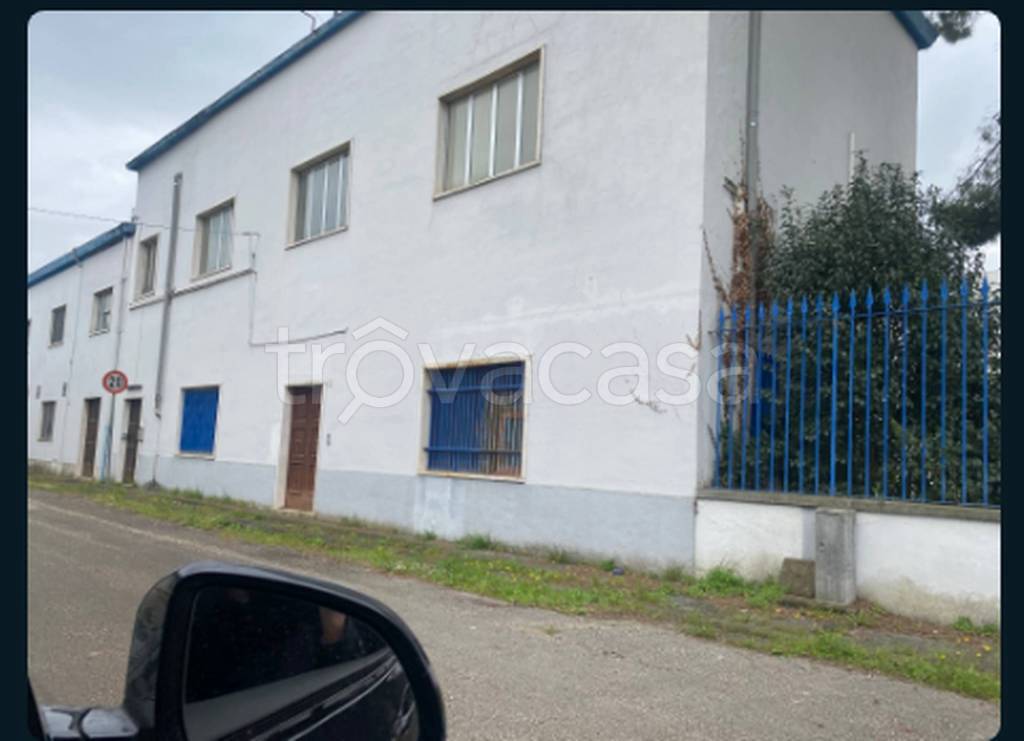 locale commerciale in vendita a Narni in zona Montoro