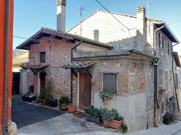 casa indipendente in vendita a Narni
