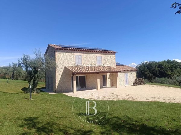 casa indipendente in vendita a Narni