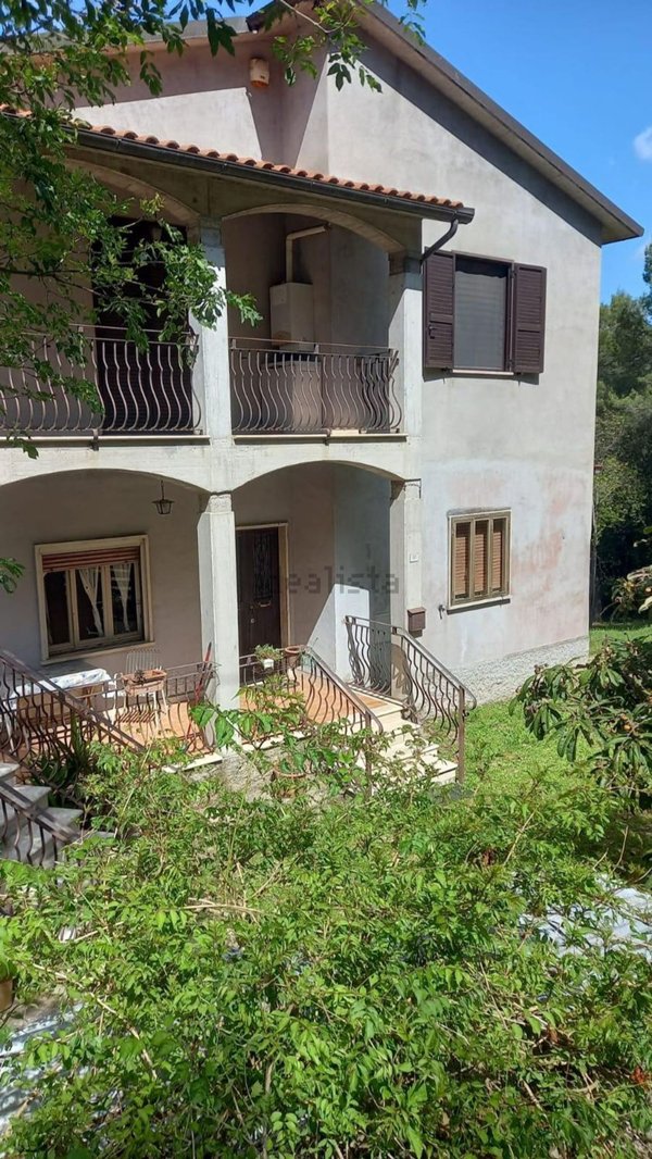 casa indipendente in vendita a Narni