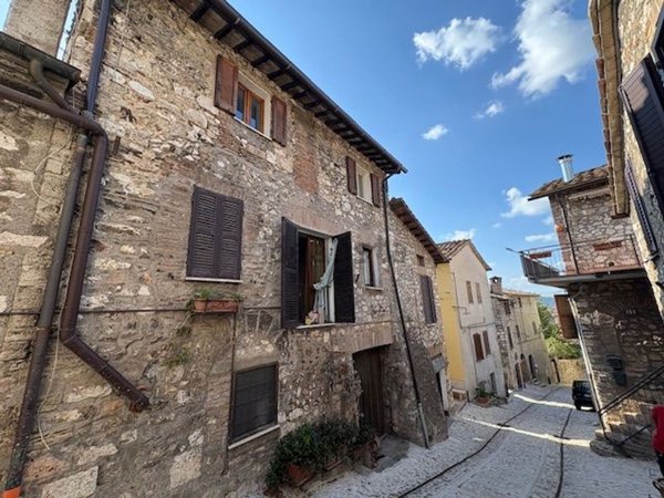 casa indipendente in vendita a Narni
