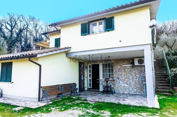 casa indipendente in vendita a Narni in zona Borgaria