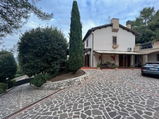 casa indipendente in vendita a Narni