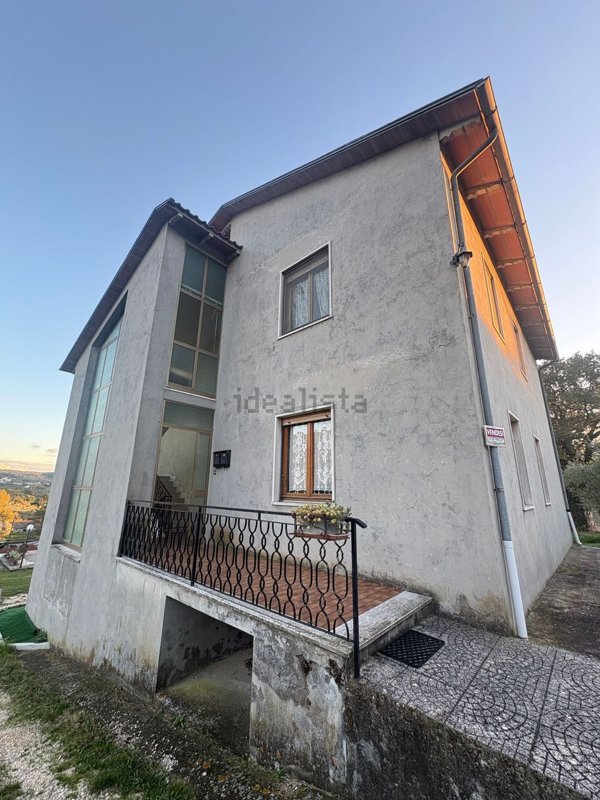 casa indipendente in vendita a Narni