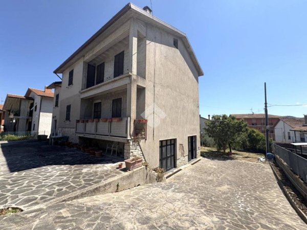 casa indipendente in vendita a Narni in zona Santa Lucia