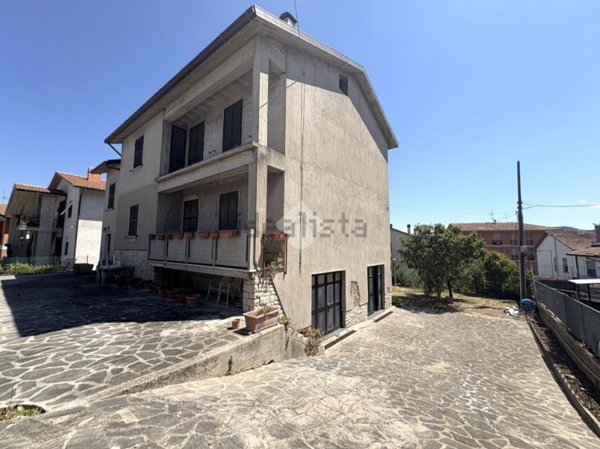 casa indipendente in vendita a Narni in zona Santa Lucia