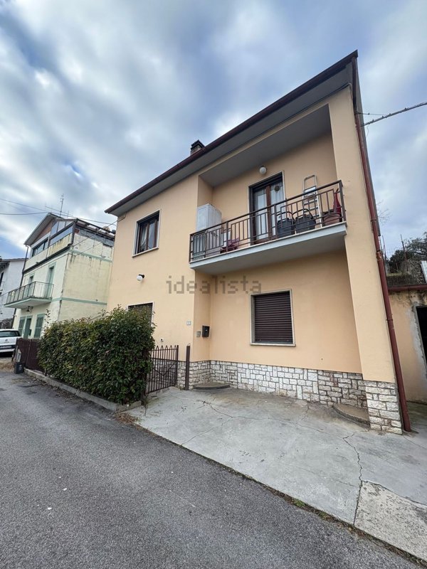 casa indipendente in vendita a Narni