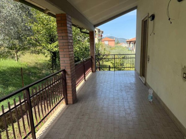 casa indipendente in vendita a Narni in zona Santa Lucia