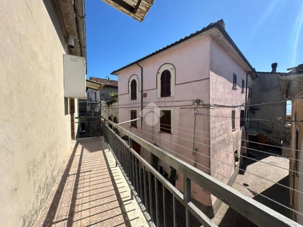 appartamento in vendita a Narni in zona Capitone