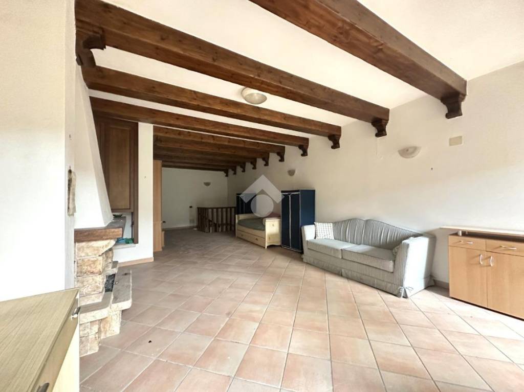 appartamento in vendita a Narni in zona Stifone