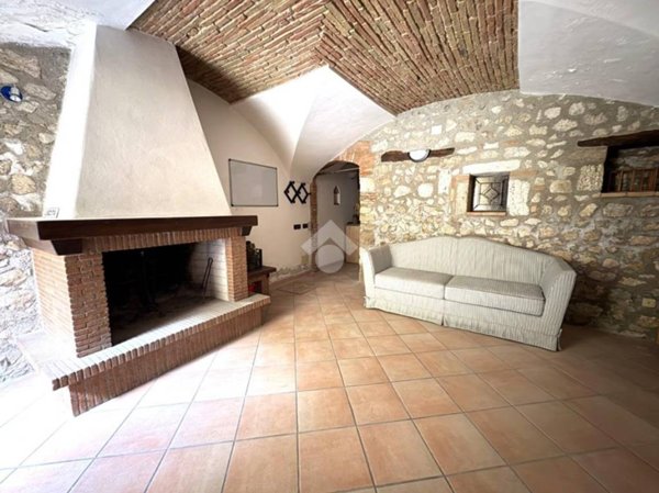 appartamento in vendita a Narni in zona Stifone