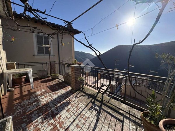 appartamento in vendita a Narni in zona Tre ponti