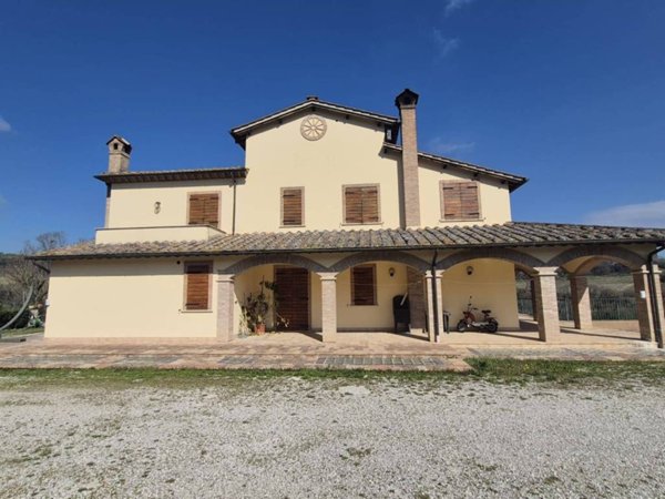 casa indipendente in vendita a Narni