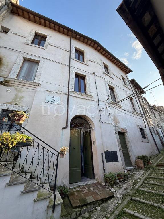 appartamento in vendita a Narni in zona Tre ponti