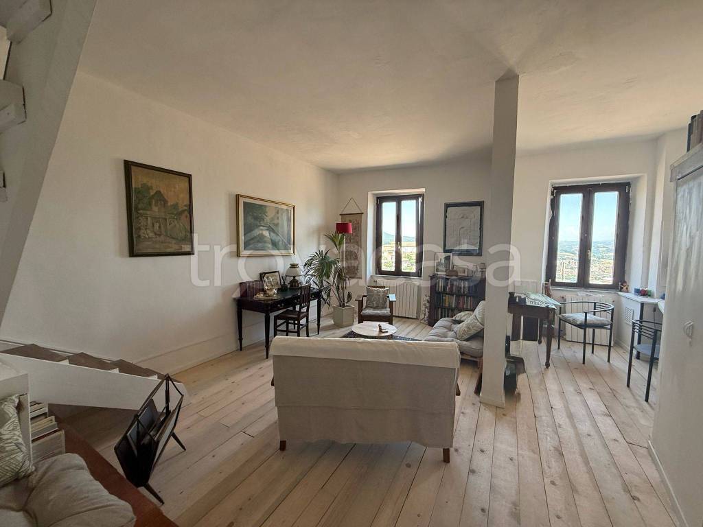 appartamento in vendita a Narni in zona Tre ponti