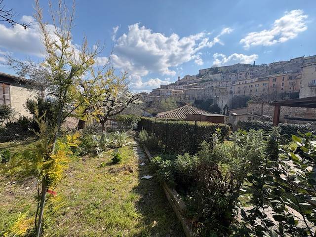 appartamento in vendita a Narni in zona Tre ponti