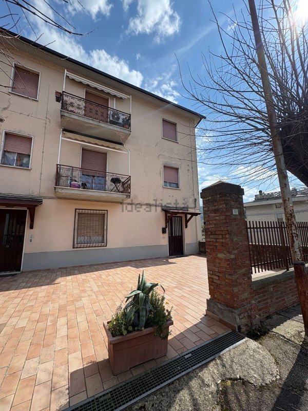 appartamento in vendita a Narni in zona Narni Scalo