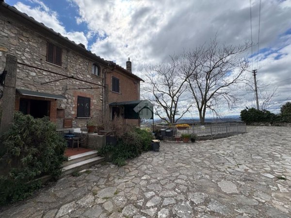 appartamento in vendita a Narni in zona Narni Scalo