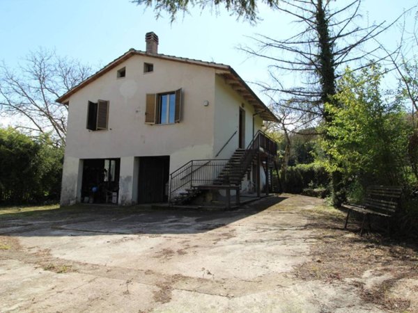 casa indipendente in vendita a Narni
