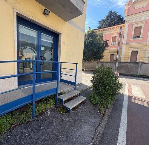 negozio in vendita a Narni in zona Narni Scalo