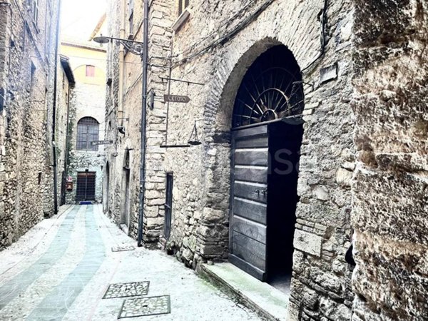 casa indipendente in vendita a Narni
