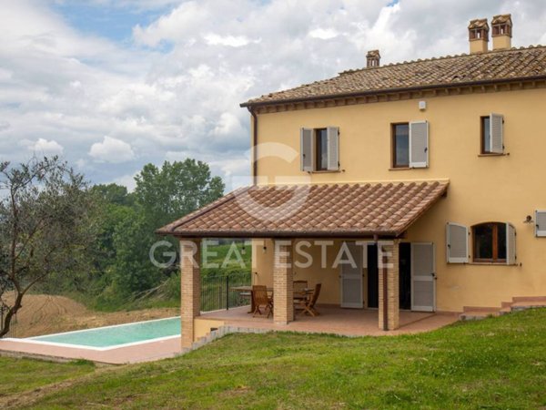 casa indipendente in vendita a Narni