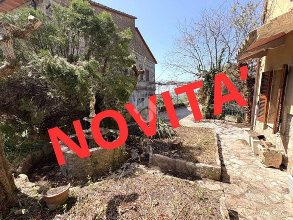 casa indipendente in vendita a Narni