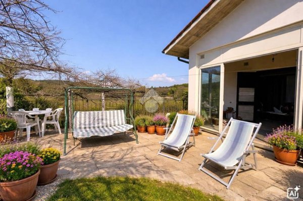 casa indipendente in vendita a Narni in zona Borgaria