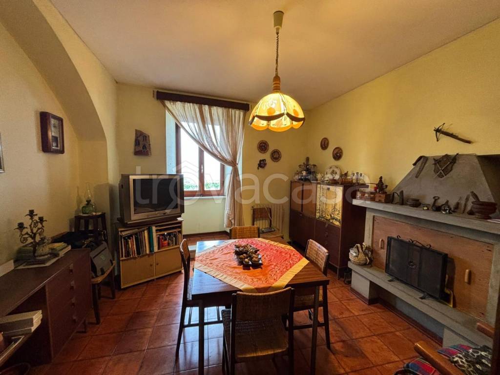 casa indipendente in vendita a Narni