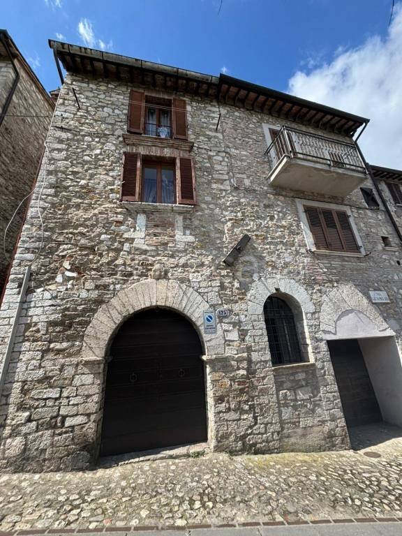 casa indipendente in vendita a Narni