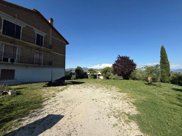 casa indipendente in vendita a Narni