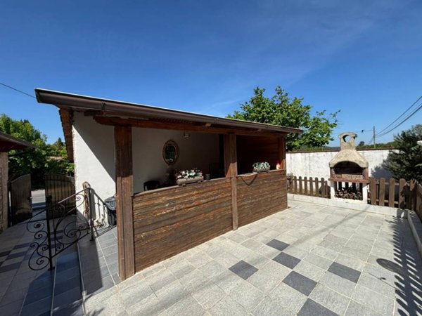 casa indipendente in vendita a Narni