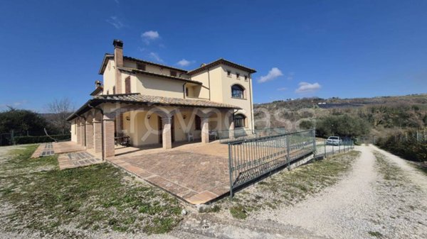 casa indipendente in vendita a Narni