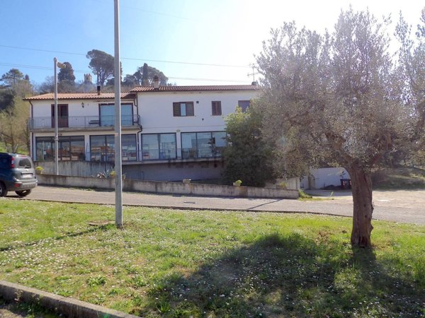 locale commerciale in vendita a Narni in zona Taizzano