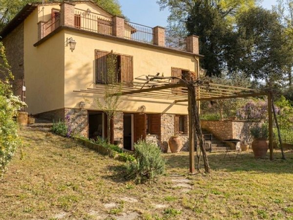 casa indipendente in vendita a Narni