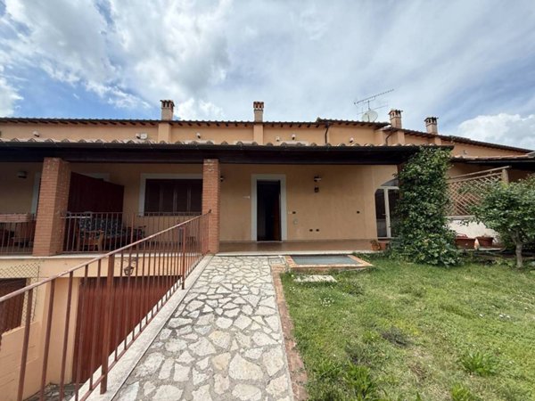 casa indipendente in vendita a Narni