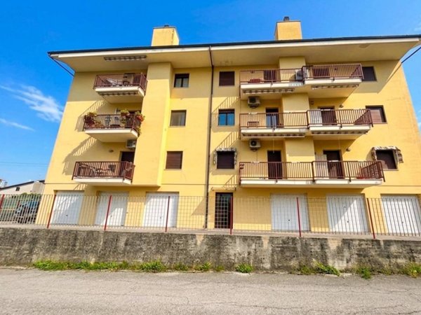 appartamento in vendita a Narni in zona Santa Lucia